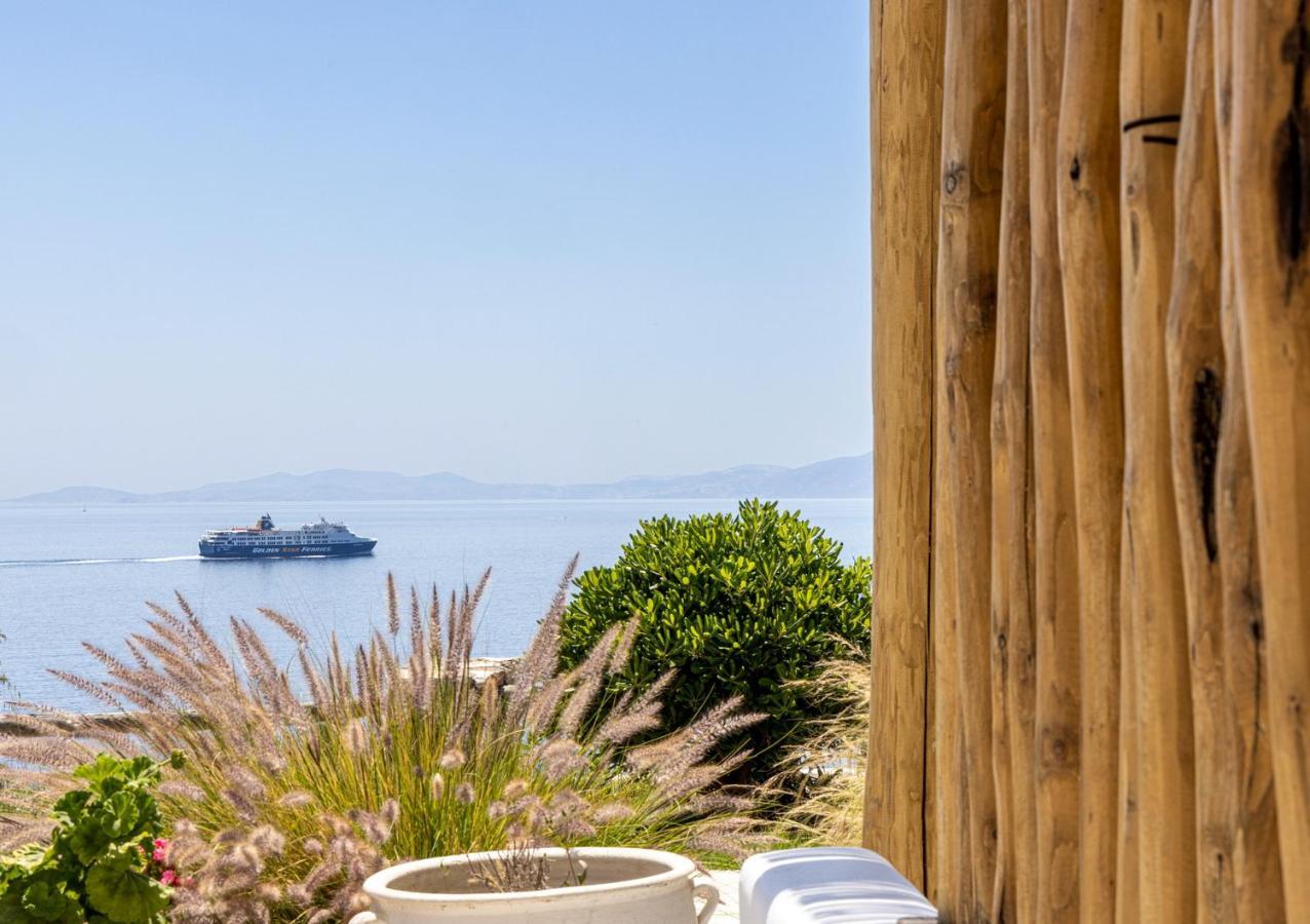Big Blue Suites & Apartments Kionia Bagian luar foto