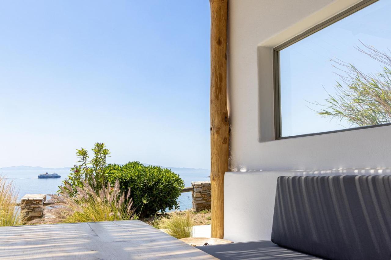 Big Blue Suites & Apartments Kionia Bagian luar foto