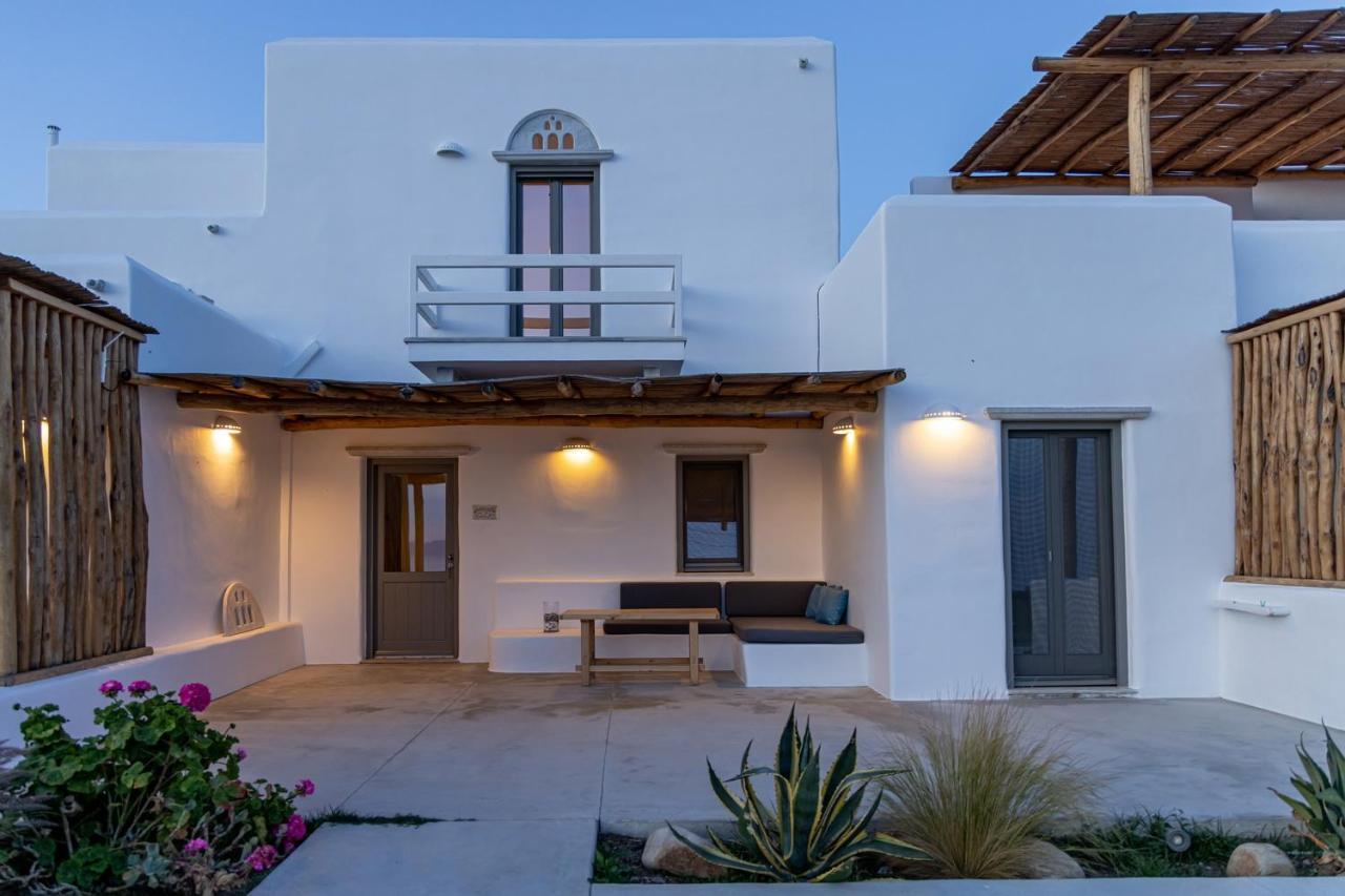 Big Blue Suites & Apartments Kionia Bagian luar foto